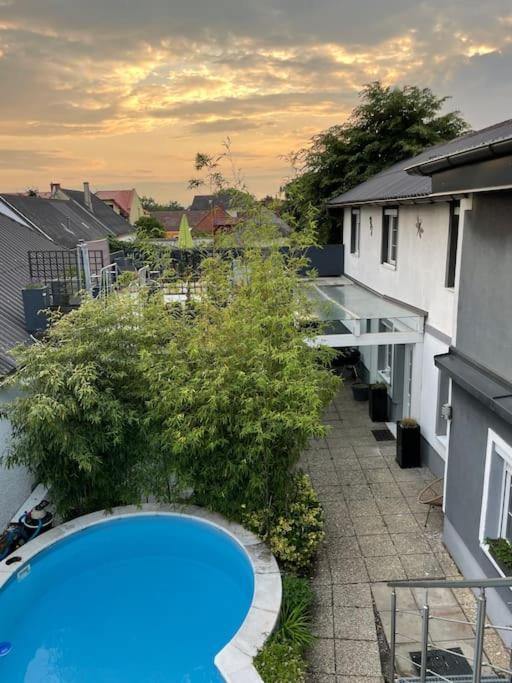 Outlet Center House, Pool-Jacuzzi-Garden-Sundeck Parndorf Exterior foto